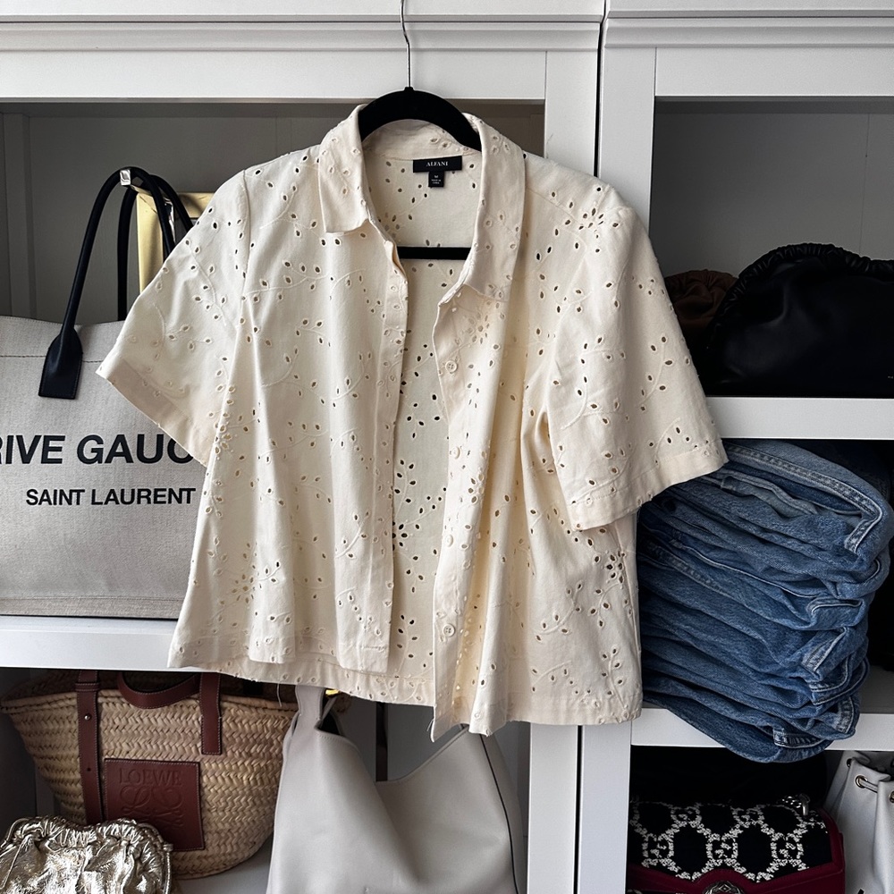 Eyelet top